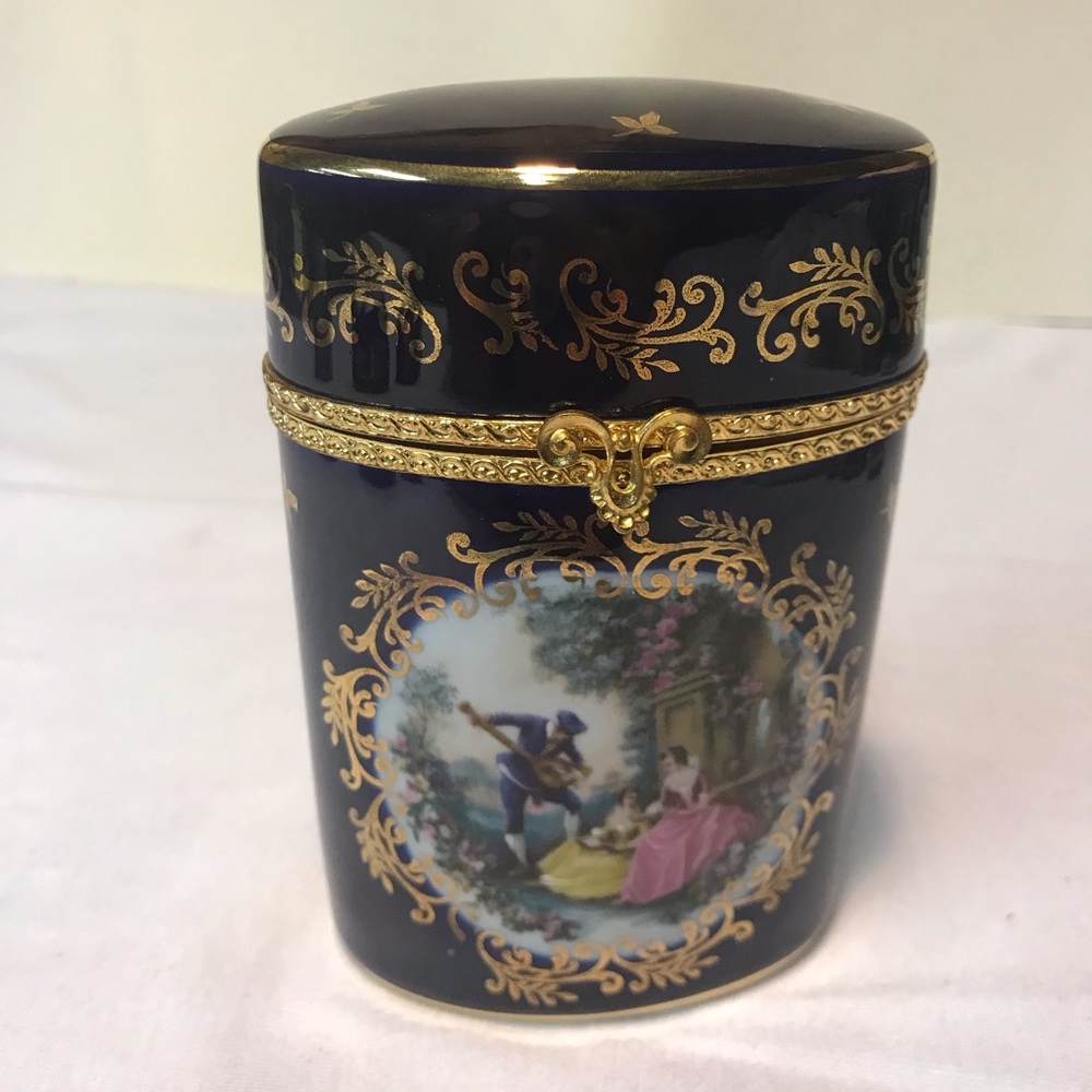 Limoges Le Rop (made in France) Trinket Box